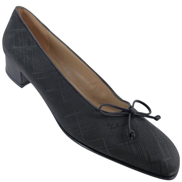 Salvatore Ferragamo Shoes - NEW Salvatore Ferragamo Italy Women's 9 Black Fabric Shoes Dress Heels Bow Pumps
